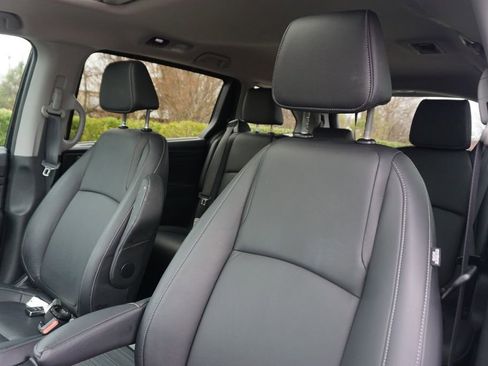 Used 2024 Honda Odyssey EX-L image 11