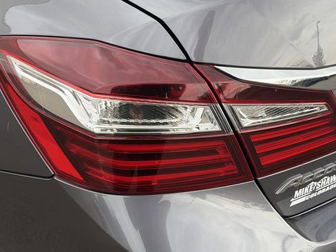 Used 2017 Honda Accord EX image 26
