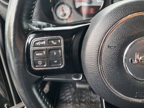 Used 2016 Jeep Wrangler Unlimited Sahara AWD/4WD image 29