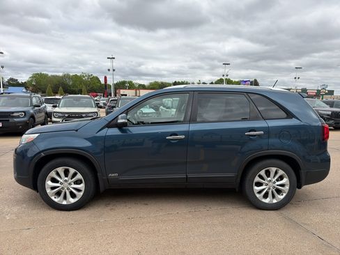 Used 2014 Kia Sorento EX w/ EX V6 Touring Package AWD/4WD image 4