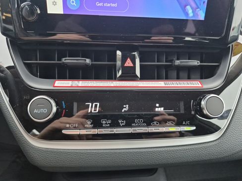 Used 2026 Toyota Corolla LE image 31