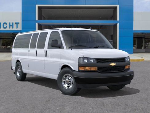 New 2025 Chevrolet Express 3500 LS image 7