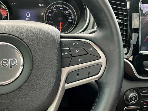 Used 2019 Jeep Cherokee Limited AWD/4WD image 12