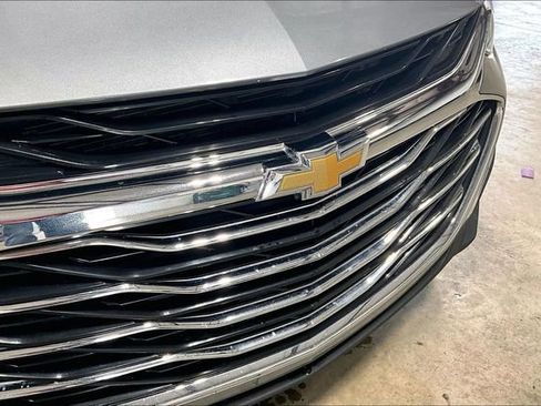 Used 2024 Chevrolet Malibu LT image 25