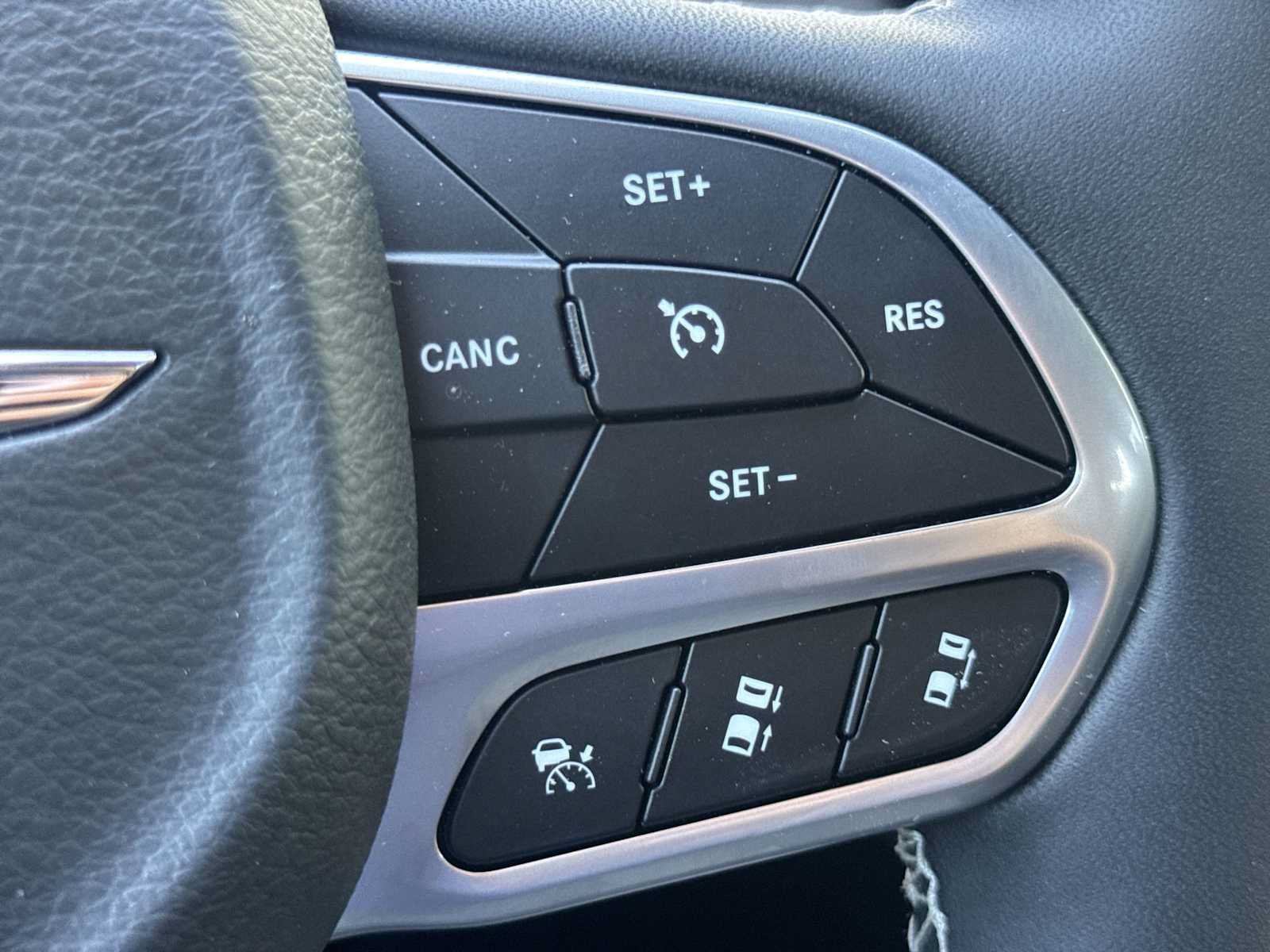 New 2026 Chrysler Pacifica Select FWD image 26