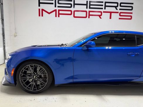 Used 2017 Chevrolet Camaro ZL1 RWD image 5