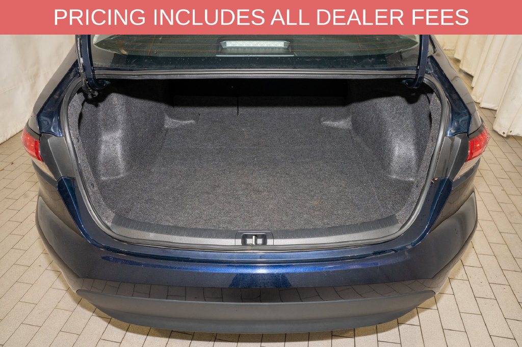 Used 2025 Toyota Corolla LE FWD image 5