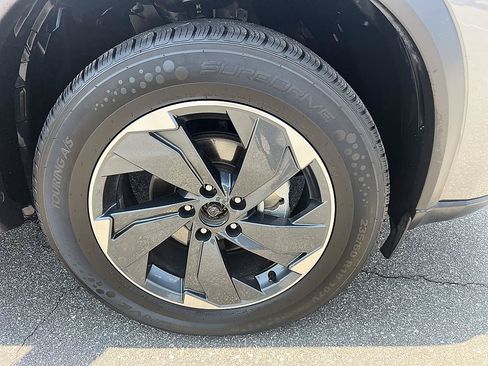 Certified 2024 Nissan Rogue SV AWD/4WD image 12