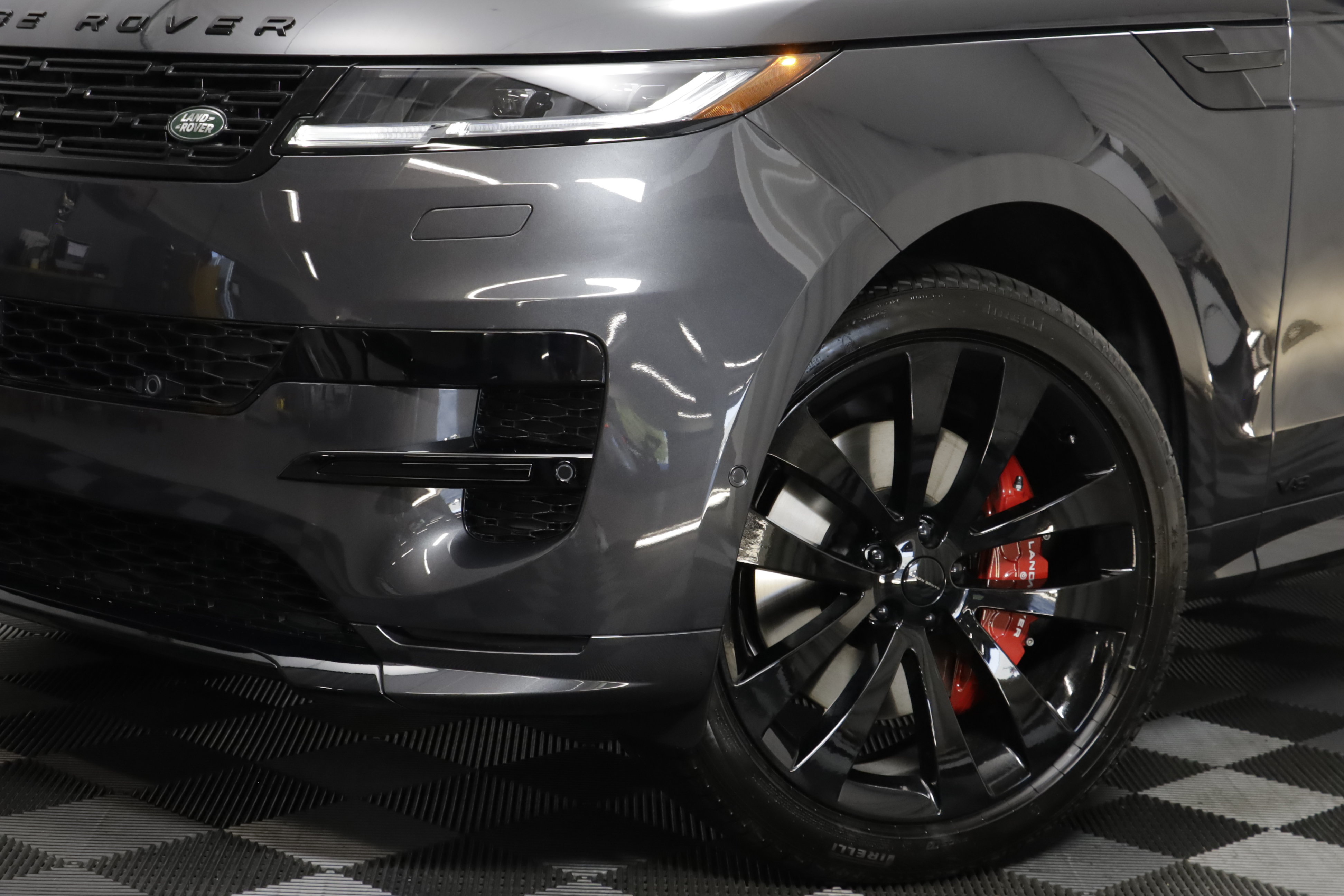 New 2027 Land Rover Range Rover Sport Dynamic SE AWD/4WD image 4
