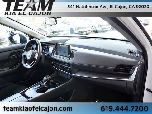 Used 2024 Nissan Rogue S FWD image 10
