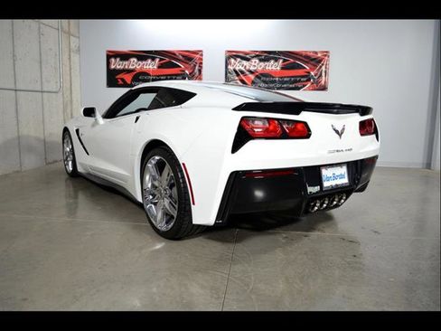Used 2018 Chevrolet Corvette Stingray Coupe w/ Battery Protection Package RWD image 5