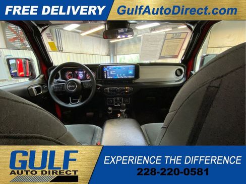 Used 2025 Jeep Wrangler Unlimited Sport AWD/4WD image 2