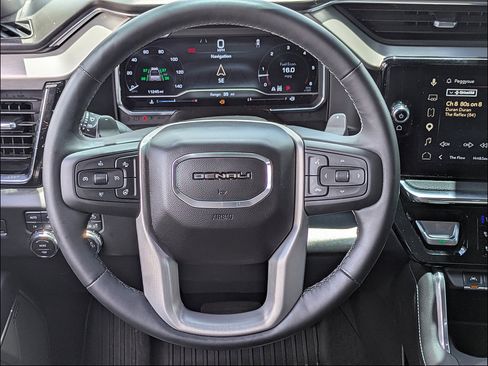 Used 2025 GMC Sierra 1500 Denali w/ Denali Reserve Package AWD/4WD image 18