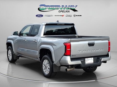Used 2025 Toyota Tacoma SR5 RWD image 5