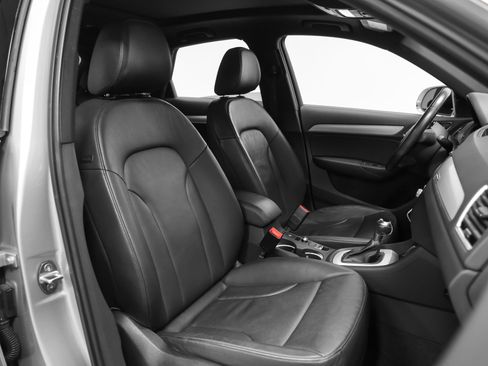 Used 2018 Audi Q3 2.0T Premium Plus w/ Premium Plus Package AWD/4WD image 23
