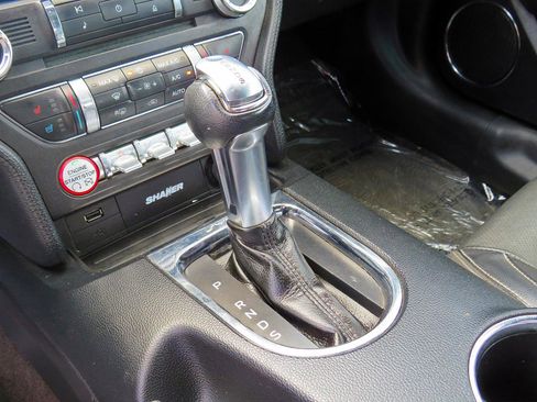 Used 2017 Ford Mustang Premium image 27