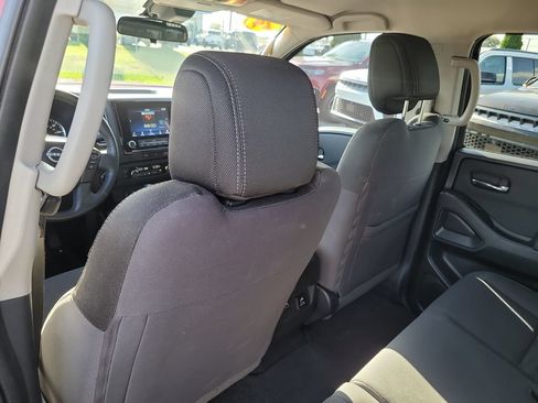 Used 2024 Nissan Frontier SV w/ SV Convenience Package AWD/4WD image 11