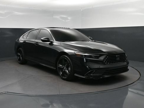 Used 2023 Honda Accord Sport image 9