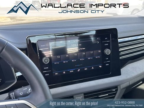 Used 2025 Volkswagen Jetta SE FWD image 24