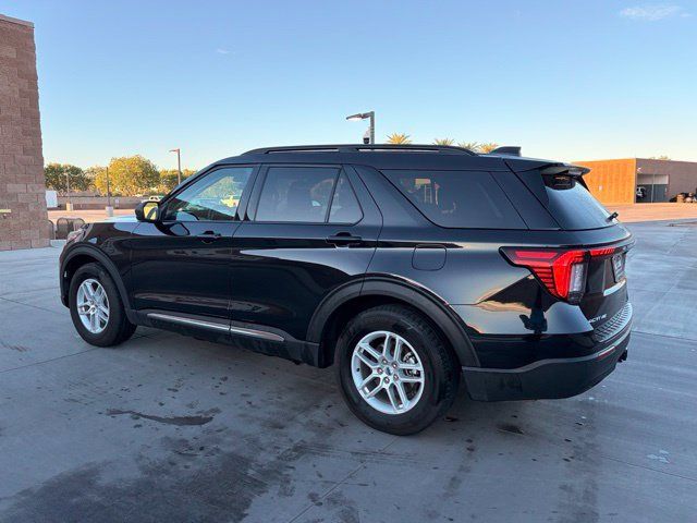 Used 2025 Ford Explorer Active RWD image 9