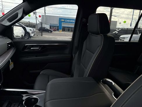 New 2026 Chevrolet Suburban Premier image 15