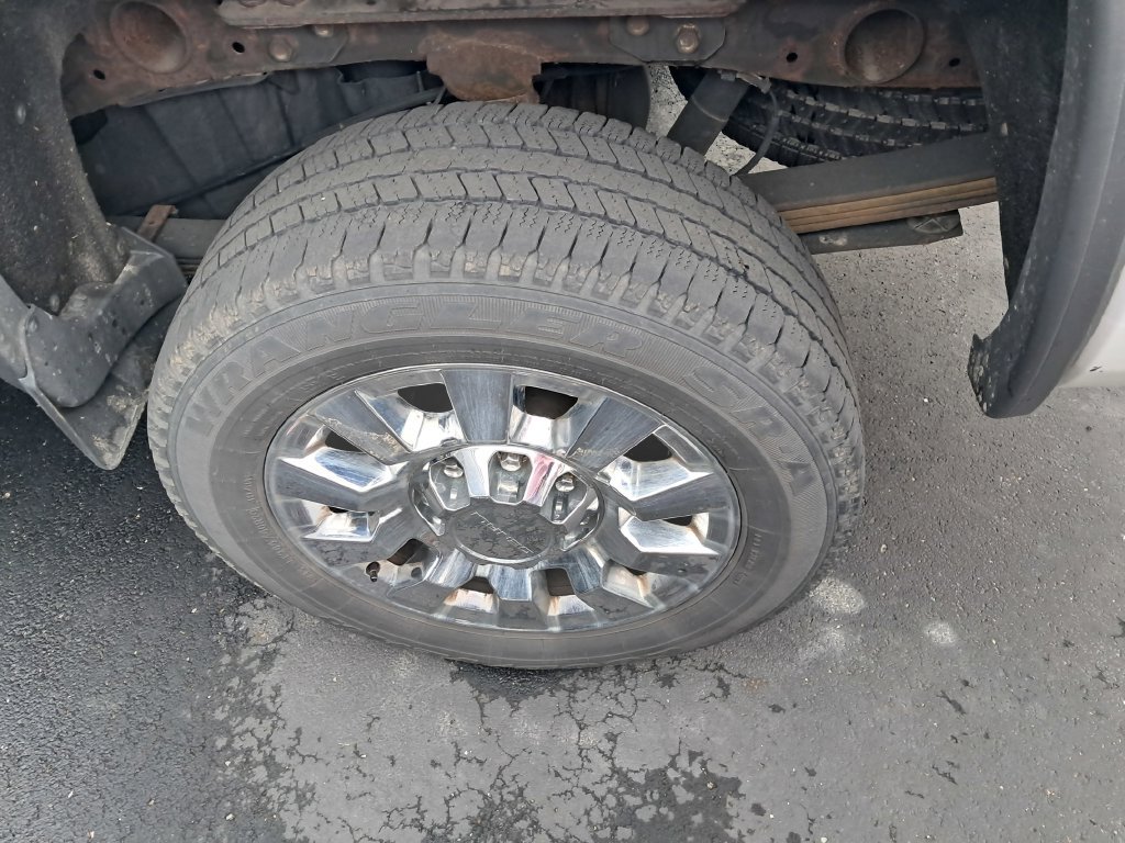 Used 2018 GMC Sierra 2500 Denali w/ Duramax Plus Package AWD/4WD image 9