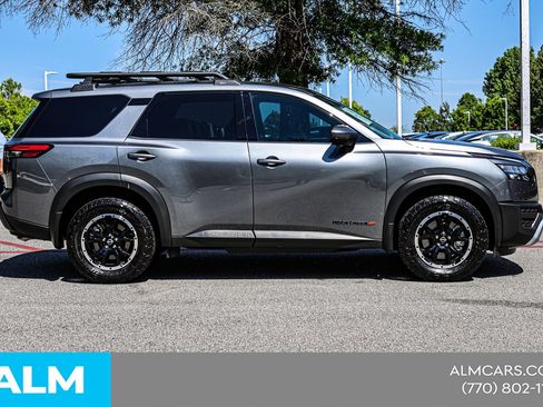 Used 2025 Nissan Pathfinder Rock Creek AWD/4WD image 11