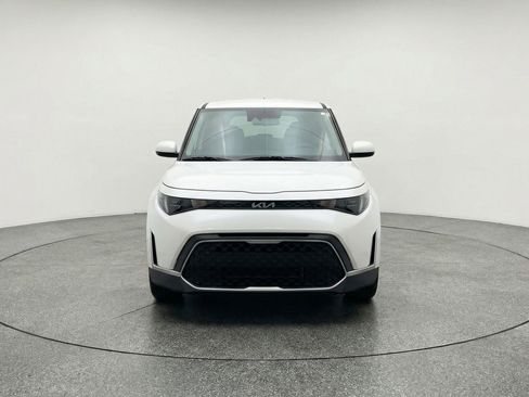 Used 2025 Kia Soul LX w/ LX Technology Package FWD image 2