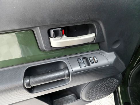 Used 2013 Toyota FJ Cruiser 4WD image 33