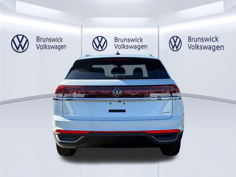 New 2026 Volkswagen Atlas Cross Sport SE AWD/4WD image 4