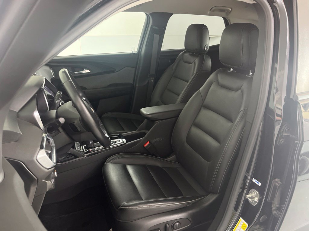 Used 2021 Chevrolet TrailBlazer LT w/ Premium Seating Package AWD/4WD image 19