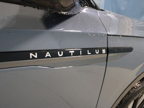 New 2026 Lincoln Nautilus Reserve w/ Jet Appearance Package image 42