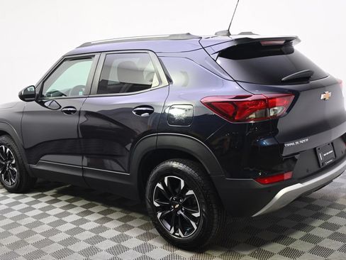 Used 2021 Chevrolet TrailBlazer LT w/ Convenience Package FWD image 3