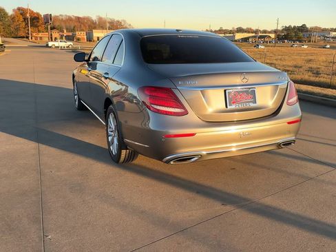 Used 2018 Mercedes-Benz E 300 4MATIC image 7