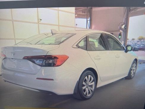 Used 2023 Honda Civic LX image 3