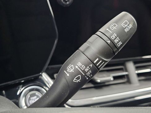 New 2026 Chevrolet Trax RS w/ Sunroof Package image 34