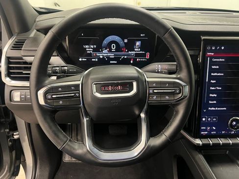 Used 2026 GMC Acadia Elevation w/ Elevation Premium Package AWD/4WD image 39