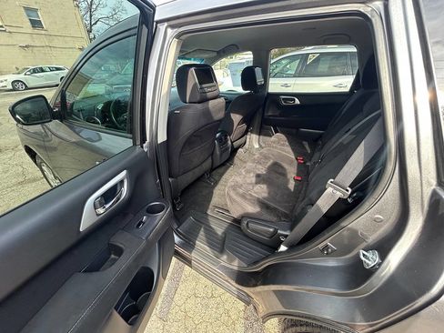 Used 2016 Nissan Pathfinder SV w/ Cargo Package image 8