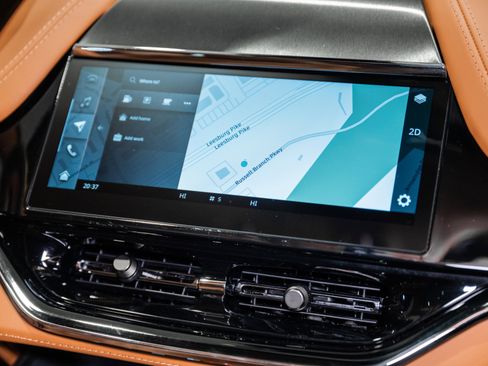 New 2026 Aston Martin DBX 707 image 10