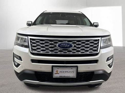 Used 2017 Ford Explorer Platinum image 25