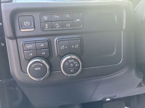 Used 2025 Chevrolet Tahoe Z71 w/ Comfort Package image 17