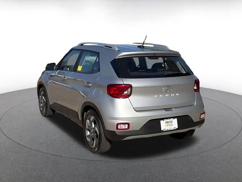 Used 2025 Hyundai Venue SEL image 11