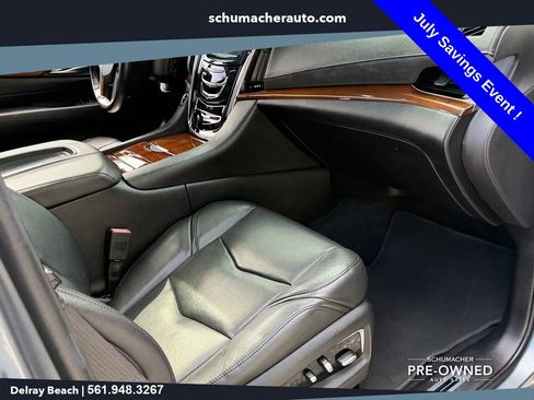Used 2018 Cadillac Escalade ESV Luxury RWD image 18