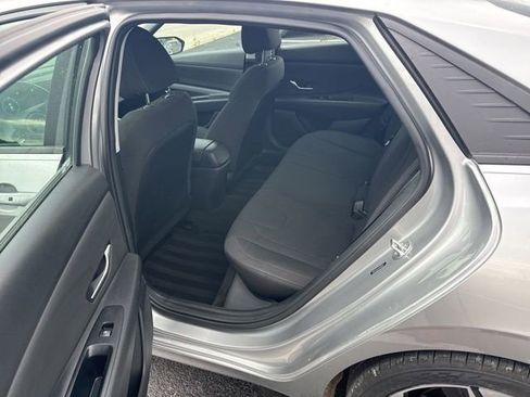 Used 2023 Hyundai Elantra SEL w/ Convenience Package FWD image 8