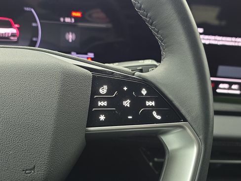 Certified 2025 Audi Q6 e-tron Premium Plus w/ Premium Plus image 18