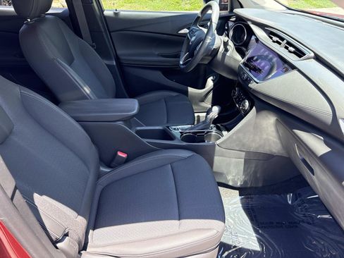 Used 2023 Buick Encore GX Select w/ Sport Touring Package FWD image 33