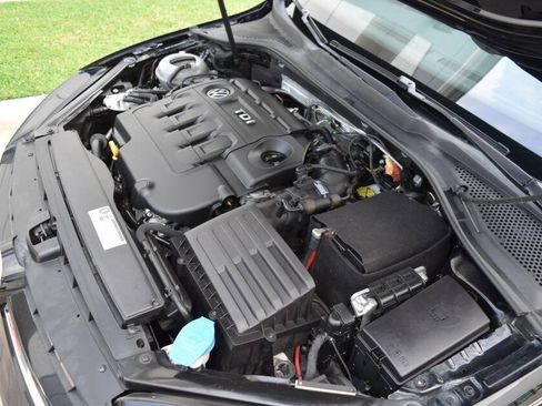 Used 2015 Volkswagen Golf TDI S FWD image 91