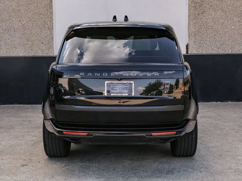 Used 2023 Land Rover Range Rover Long Wheelbase SE AWD/4WD image 8
