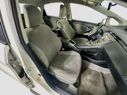 Used 2015 Toyota Prius Two FWD image 28