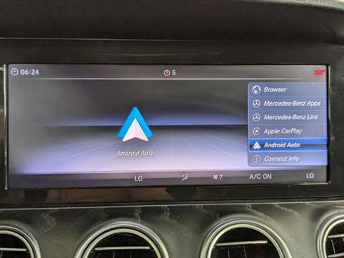 Used 2018 Mercedes-Benz E 400 4MATIC Sedan image 31